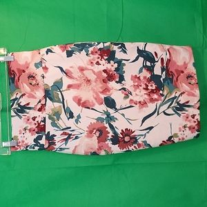 White with floral print pencil skirt size small